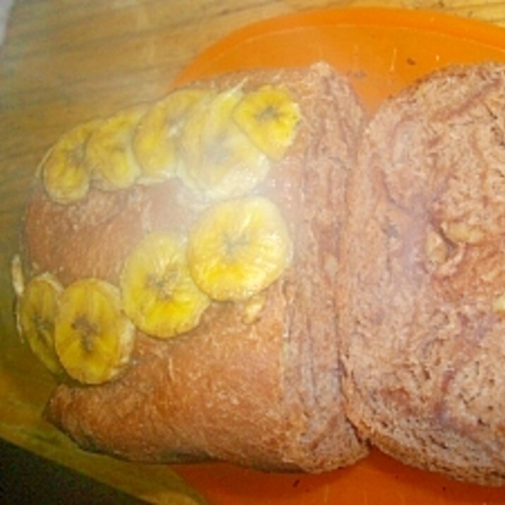 バナナとくるみのパン（HB・メロンパン機能で)